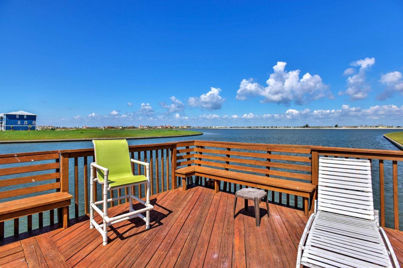 Holiday home Waterfront Townhome With Pool And Dock! *