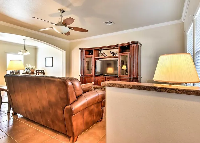 Waterfront Corpus Christi Townhome With Pool And Dock!