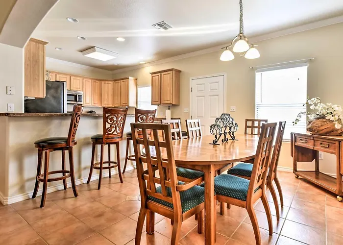 Waterfront Corpus Christi Townhome With Pool And Dock!