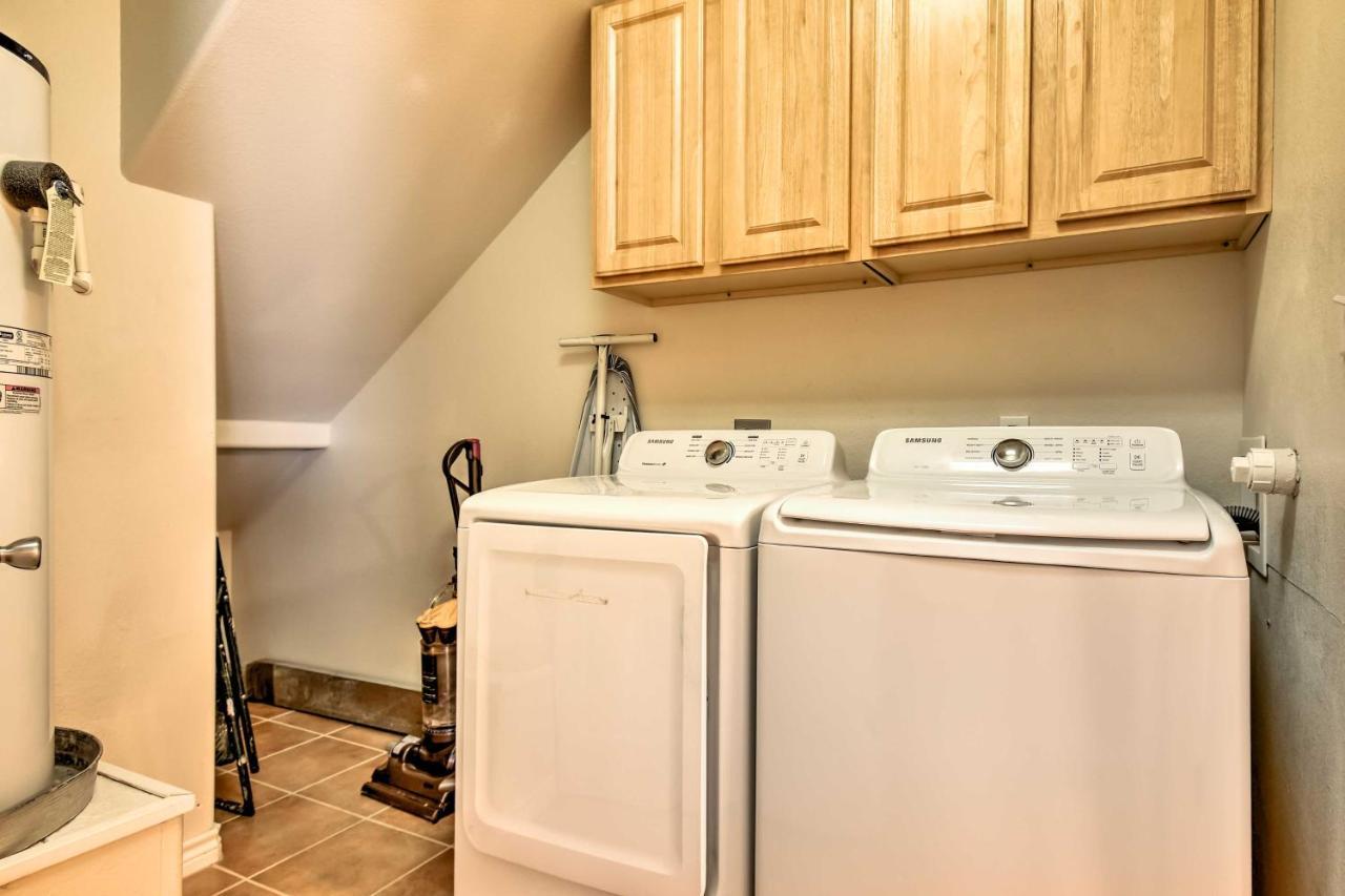 Waterfront Townhome With Pool And Dock! Holiday home Corpus Christi