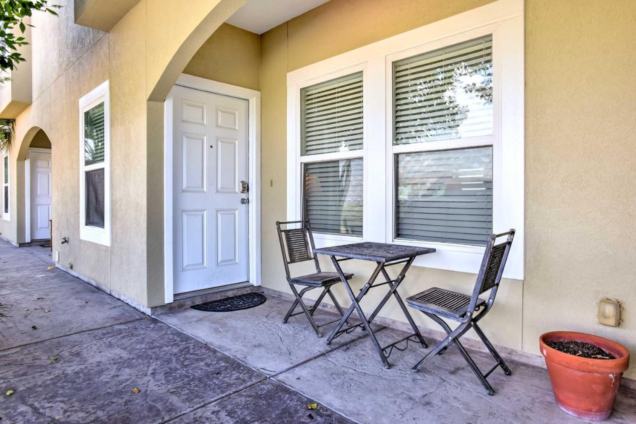Holiday home Waterfront Townhome With Pool And Dock! *